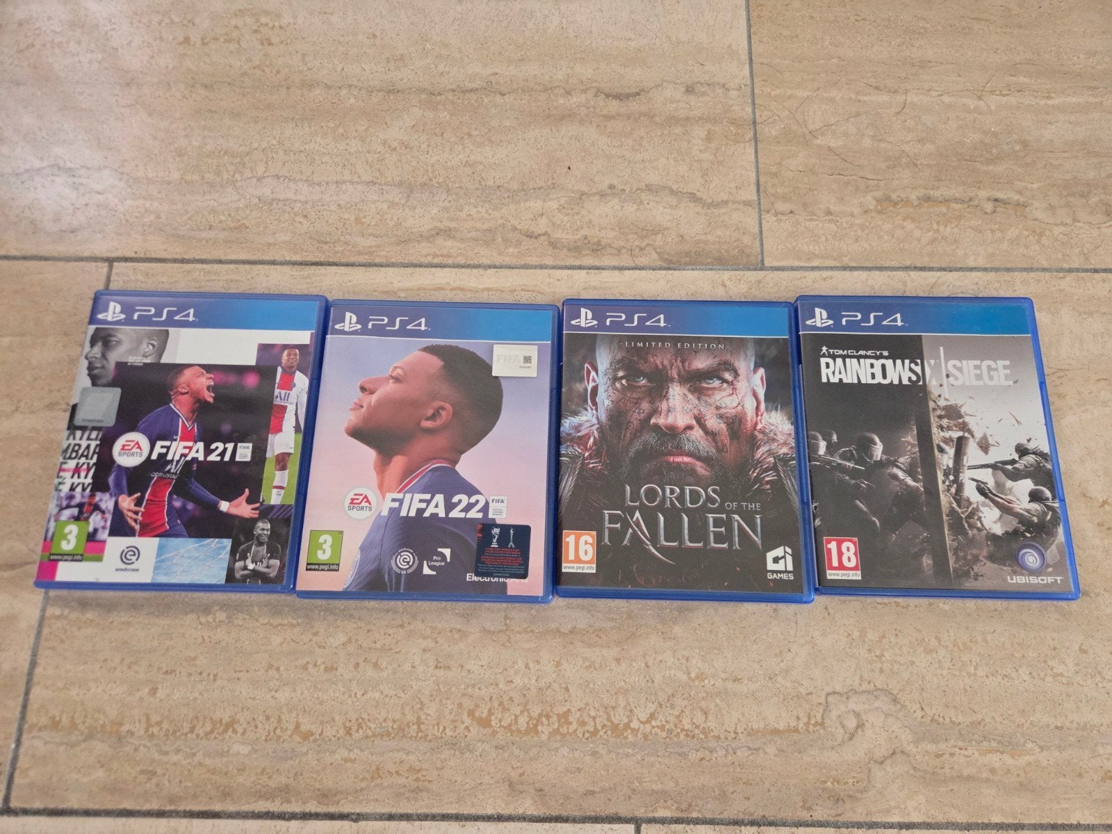 PS4 Games Bundel: FIFA21+22, LotF, R6S, Spelcomputers en Games, Games | Sony PlayStation 4, Gebruikt, Vanaf 18 jaar, Overige genres