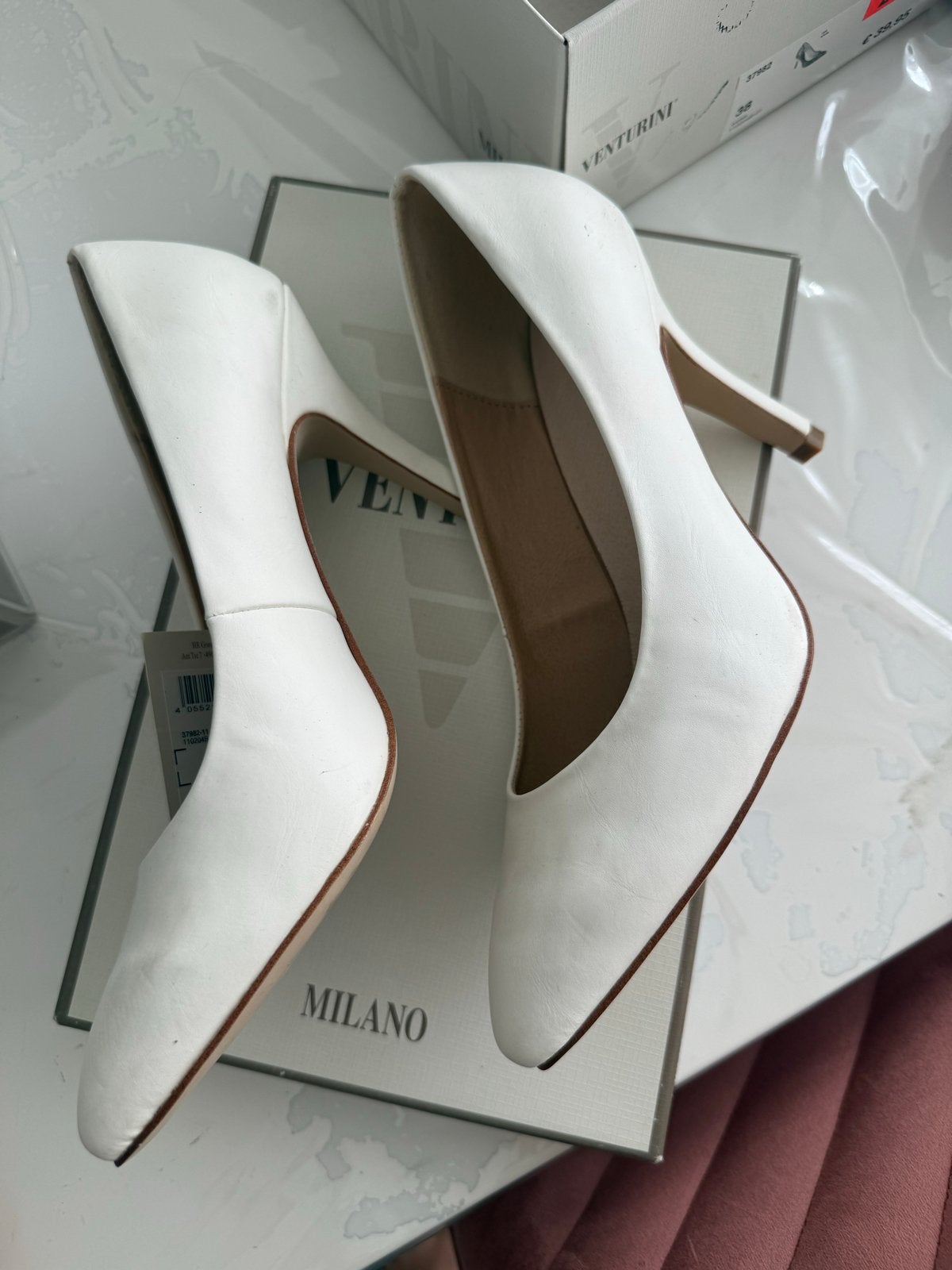 Venturini Milano Witte Pumps - Maat 38, Kleding | Dames, Schoenen, Ophalen of Verzenden, Nieuw, Wit, Pumps