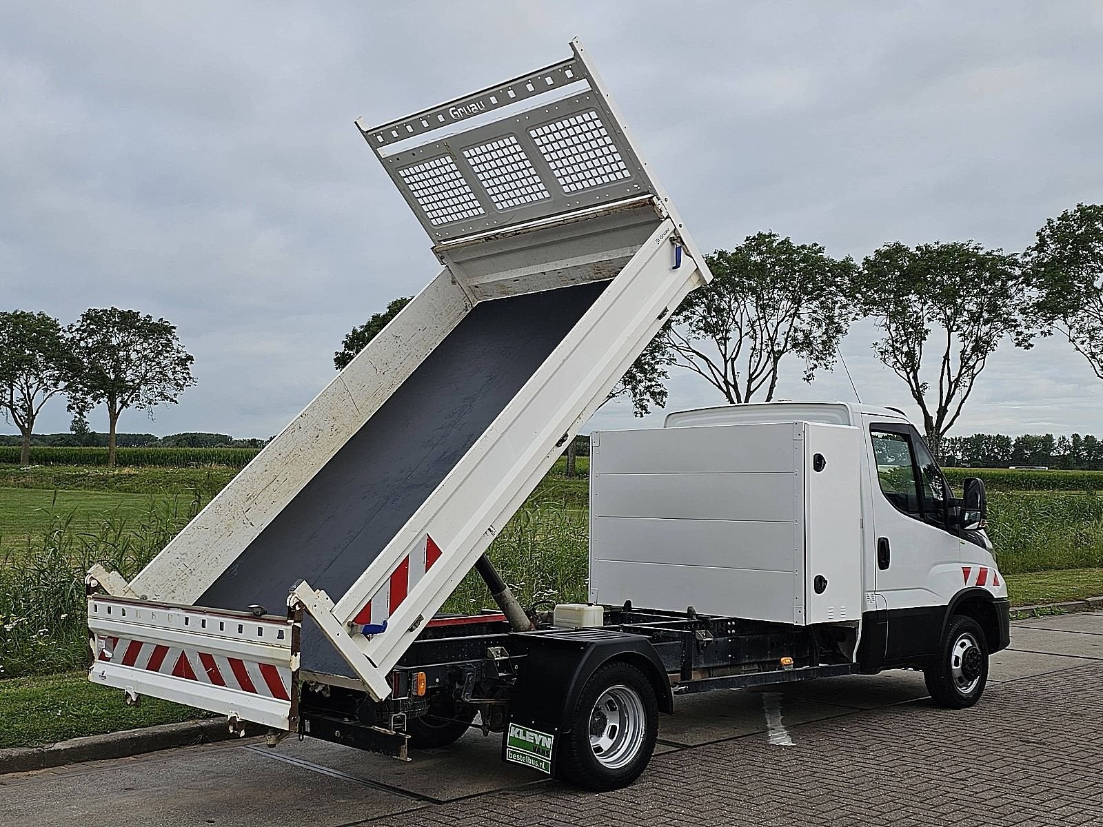 IVECO DAILY 35C14 kipper kist ac euro6, 136 pk, Gebruikt, Euro 6, Verwarmde buitenspiegels