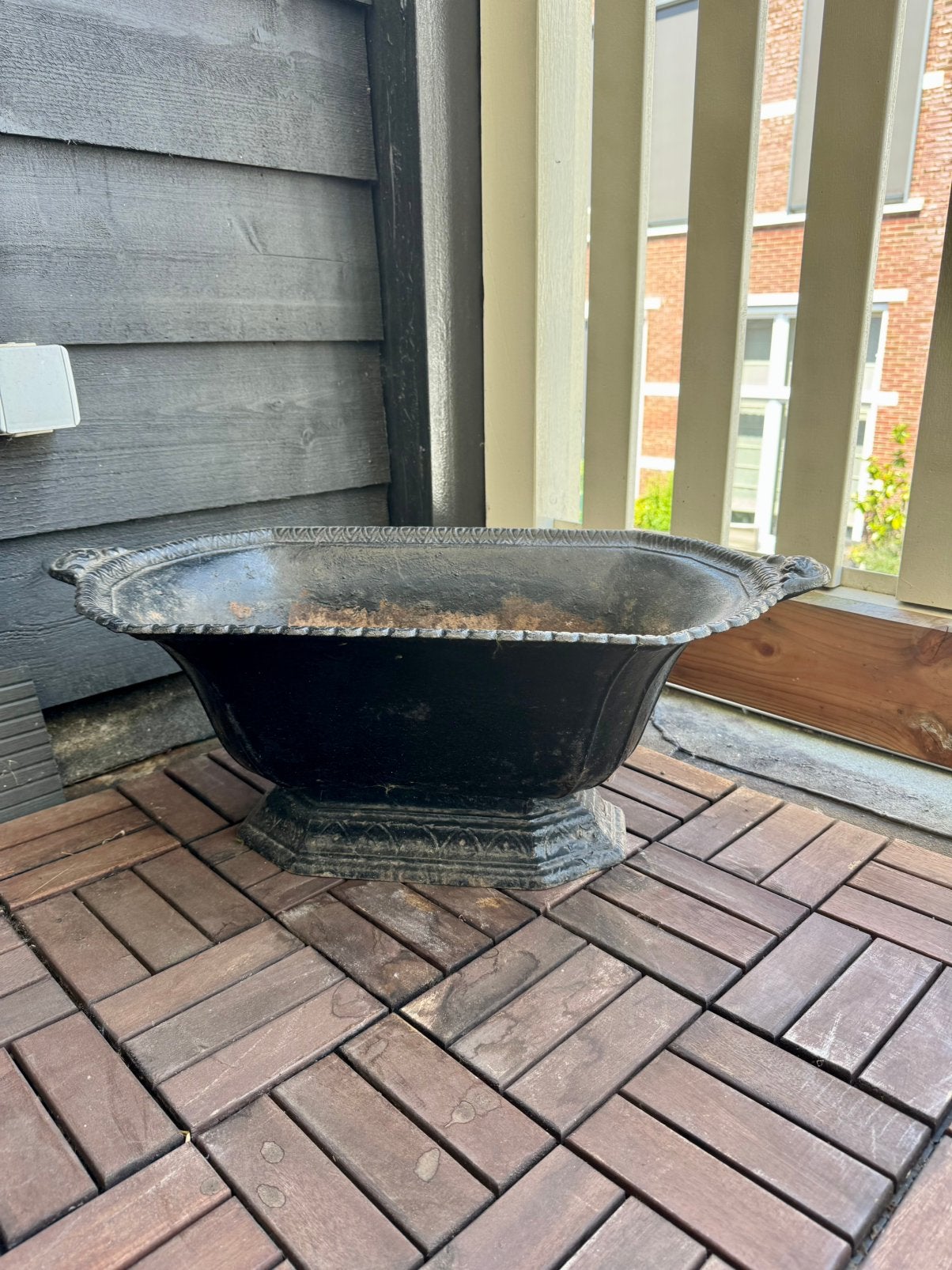 Oude zwarte gietijzeren bak, Ophalen, Overige materialen, Minder dan 30 cm, Zo goed als nieuw