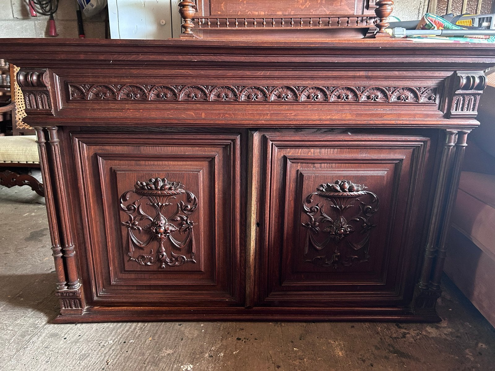 Antiek dressoir/sideboard met prachtig houtsnijwerk, Ophalen