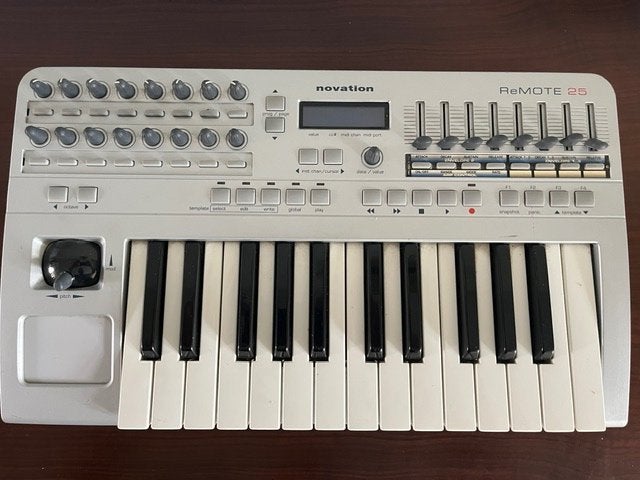 Novation Remote 25 - Midi Controller, Ophalen, Gebruikt