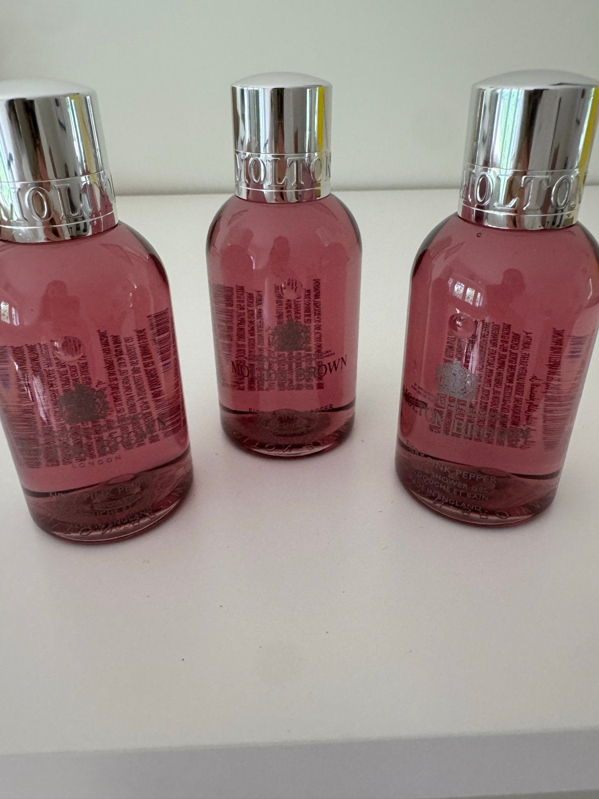 Molton Brown Fiery Pink Pepper Bad & Douchegel (3x100ml), Sieraden, Tassen en Uiterlijk, Uiterlijk | Lichaamsverzorging, Ophalen of Verzenden