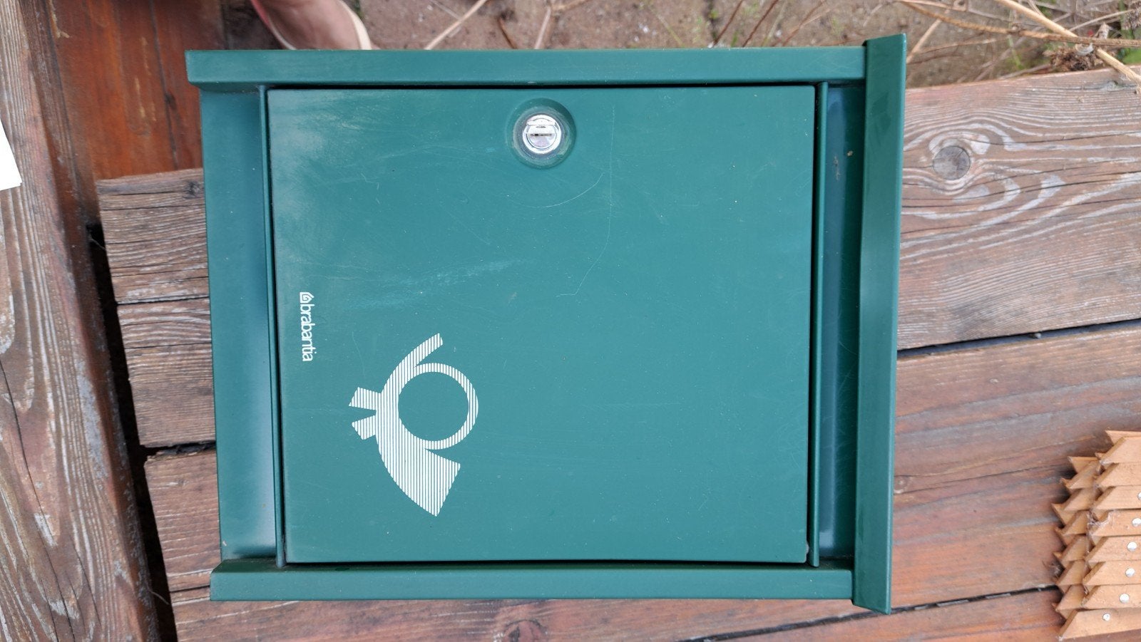 Brabantia brievenbus groen, wandmodel, Tuin en Terras, Ophalen of Verzenden, Gebruikt, Staal, Wandbrievenbus