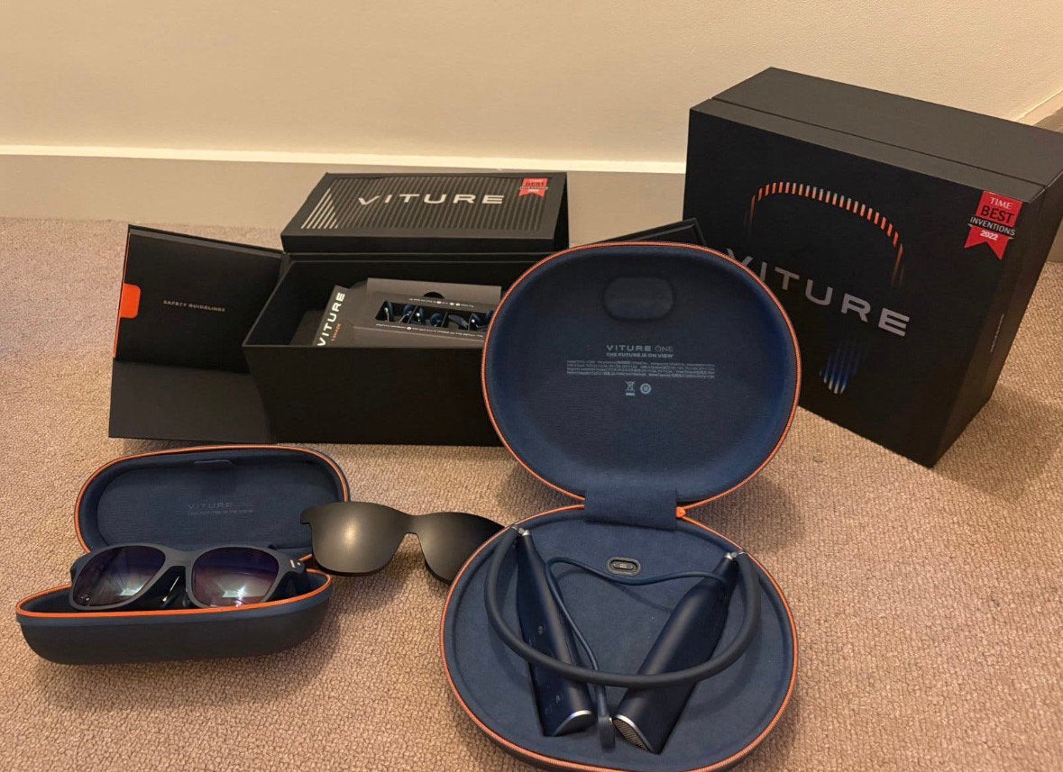 Viture one complete cloudpack met accessoires, Ophalen of Verzenden, Zo goed als nieuw