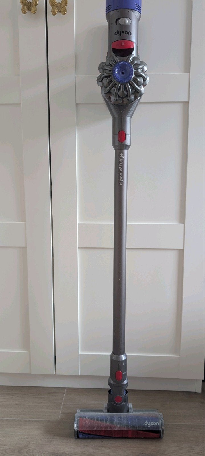 Dyson V8 Fluffy+ steelstofzuiger met accessoires, Ophalen, Draadloos, Gebruikt, Dyson