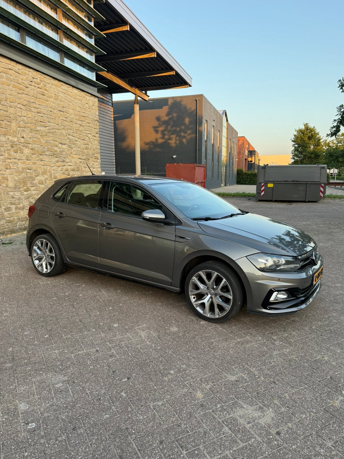 Volkswagen Polo 1.0 TSI 95pk 5 drs zuinig,netjes onderhouden, Voorwielaandrijving, Stof, 95 pk, Verwarmde buitenspiegels