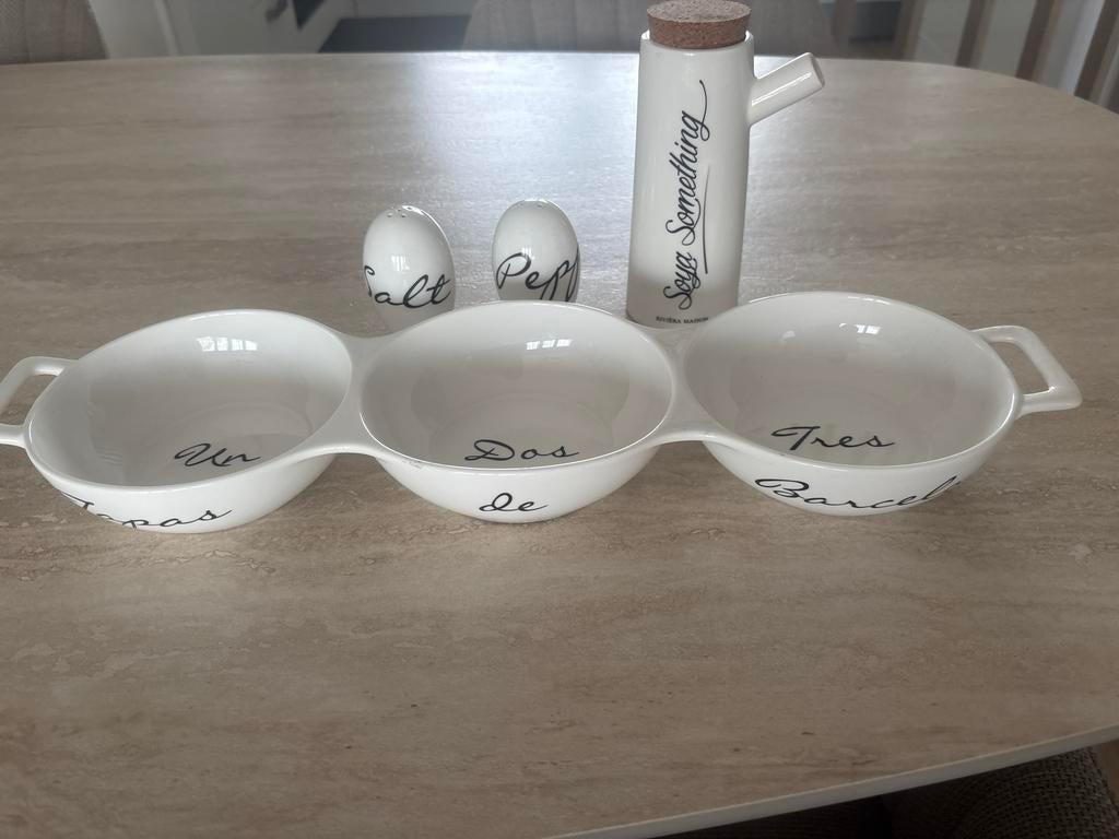 Riviera Maison Tapas Set met Zout- en Pepervaatjes, Keramiek, Ophalen of Verzenden, Overige stijlen, Schaal of Schalen