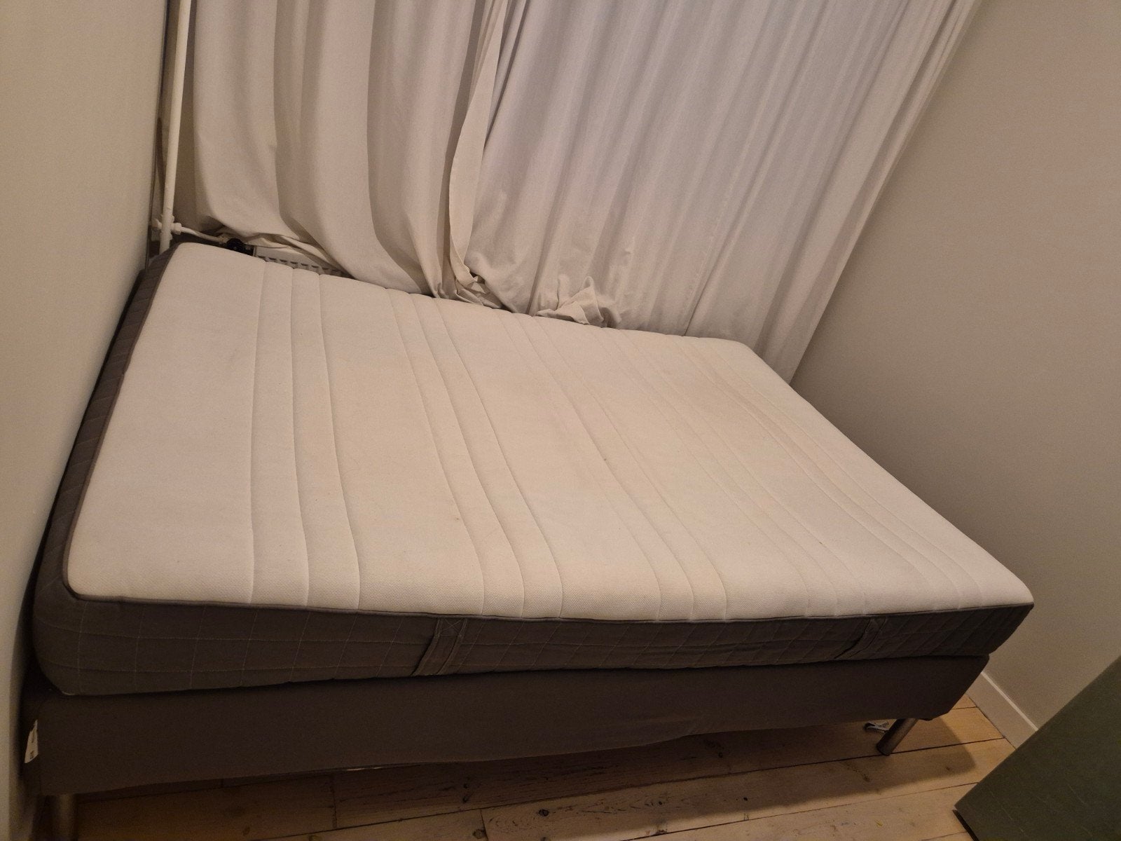IKEA ESPEVÄR bed en matras 140x200cm, Ophalen, Gebruikt, Tweepersoons, 140 cm