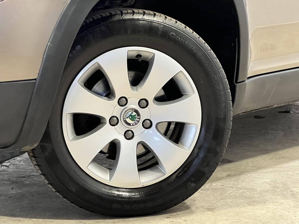 Skoda Yeti 1.2 TSI Expedition Trekhaak | Airco | LM Velgen 1, Auto's, Voorwielaandrijving, Euro 5, Stof, Gebruikt
