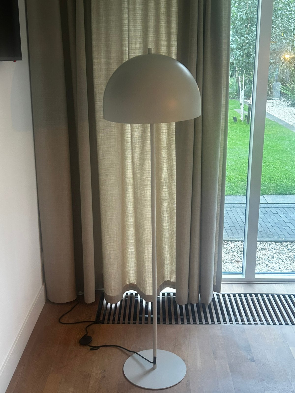 Staande moderne lamp grijs, Huis en Inrichting, Ophalen, Zo goed als nieuw, 150 tot 200 cm