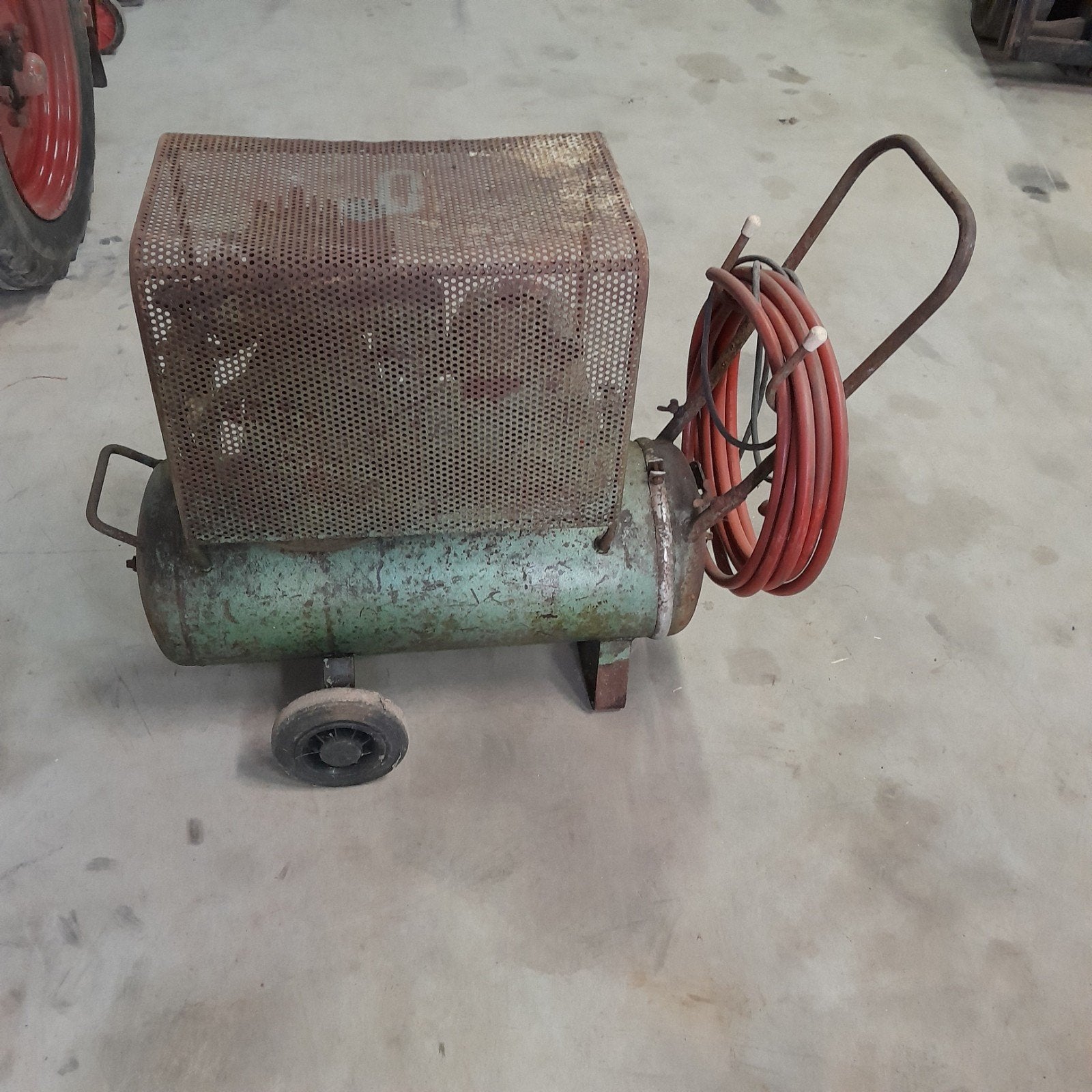 compressor, Doe-het-zelf en Verbouw, Compressors, Ophalen, Gebruikt, 6 tot 10 bar, Minder dan 200 liter/min