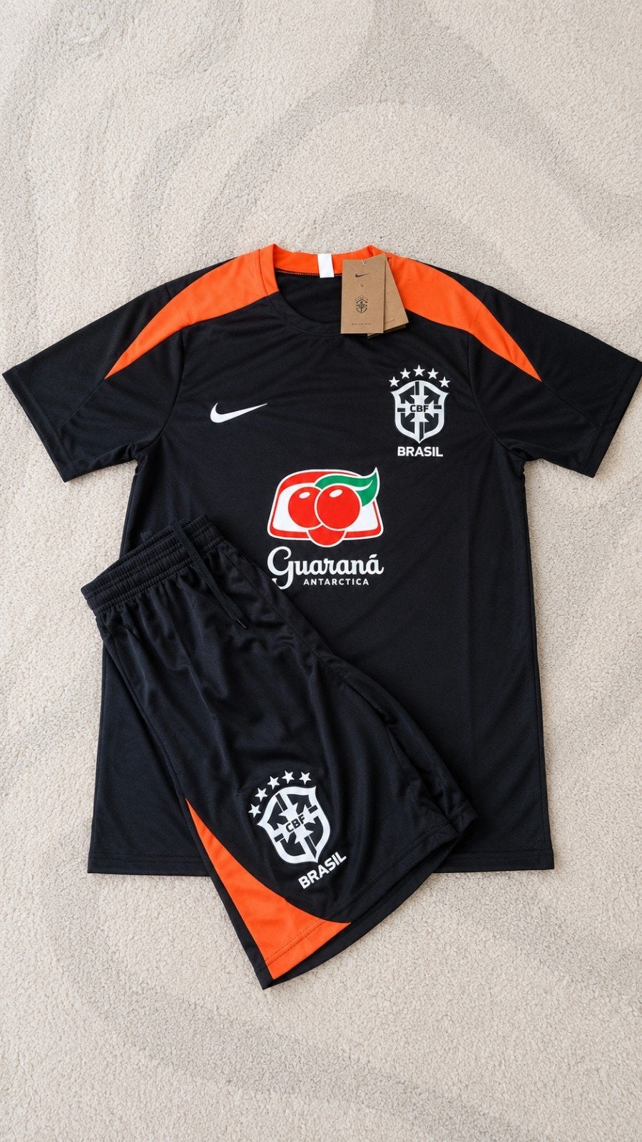 Brazil Nike pak Oranje/Zwart Maat S met prijskaartj, Maat S, Ophalen of Verzenden, Nieuw, Trainingspak