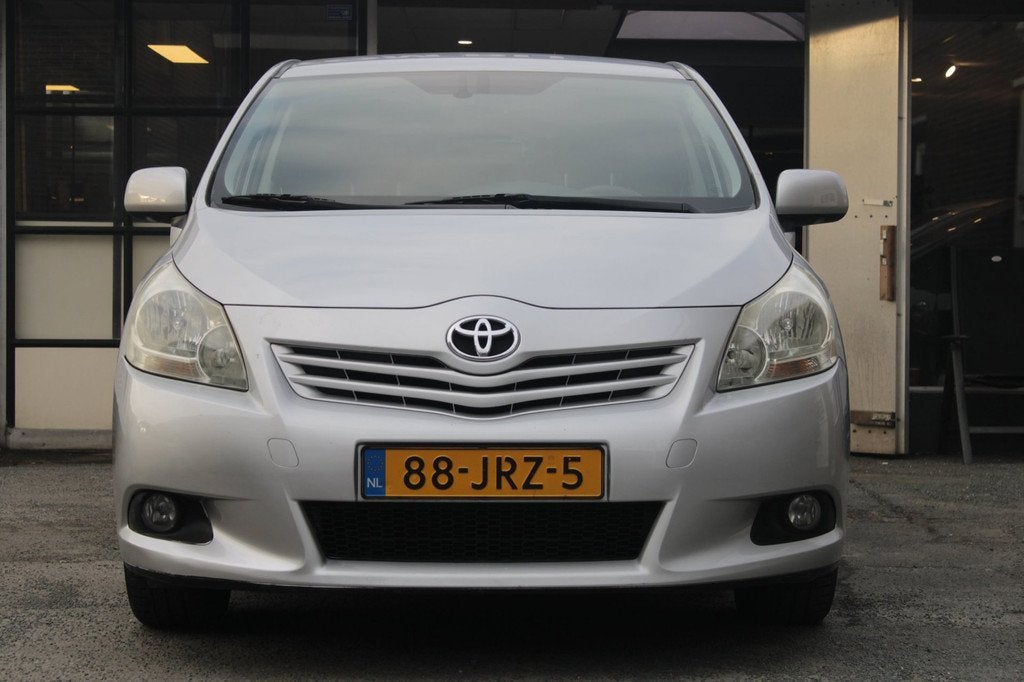 Toyota Verso 1.8 VVT-i Dynamic 7p Automaat | Airco | Cruise, Auto's, Toyota, Gebruikt, Zwart, 4 cilinders, Bedrijf