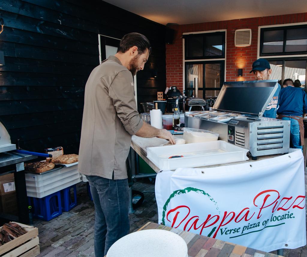 Party catering, Napolitaanse stijl pizza uit de houtoven, Kraam