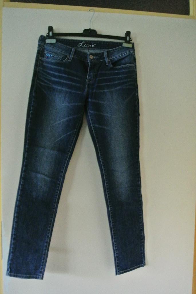 Dames jeans, Levi's, W28 - W29 (confectie 36), Gedragen, Levis, Verzenden