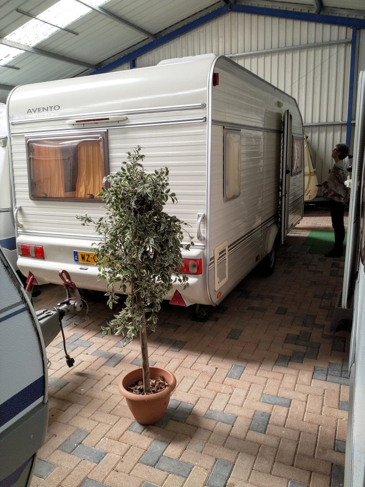 Caravan Avento 465 TF cremewit, Avento, Luifel, Particulier, 4 tot 5 meter
