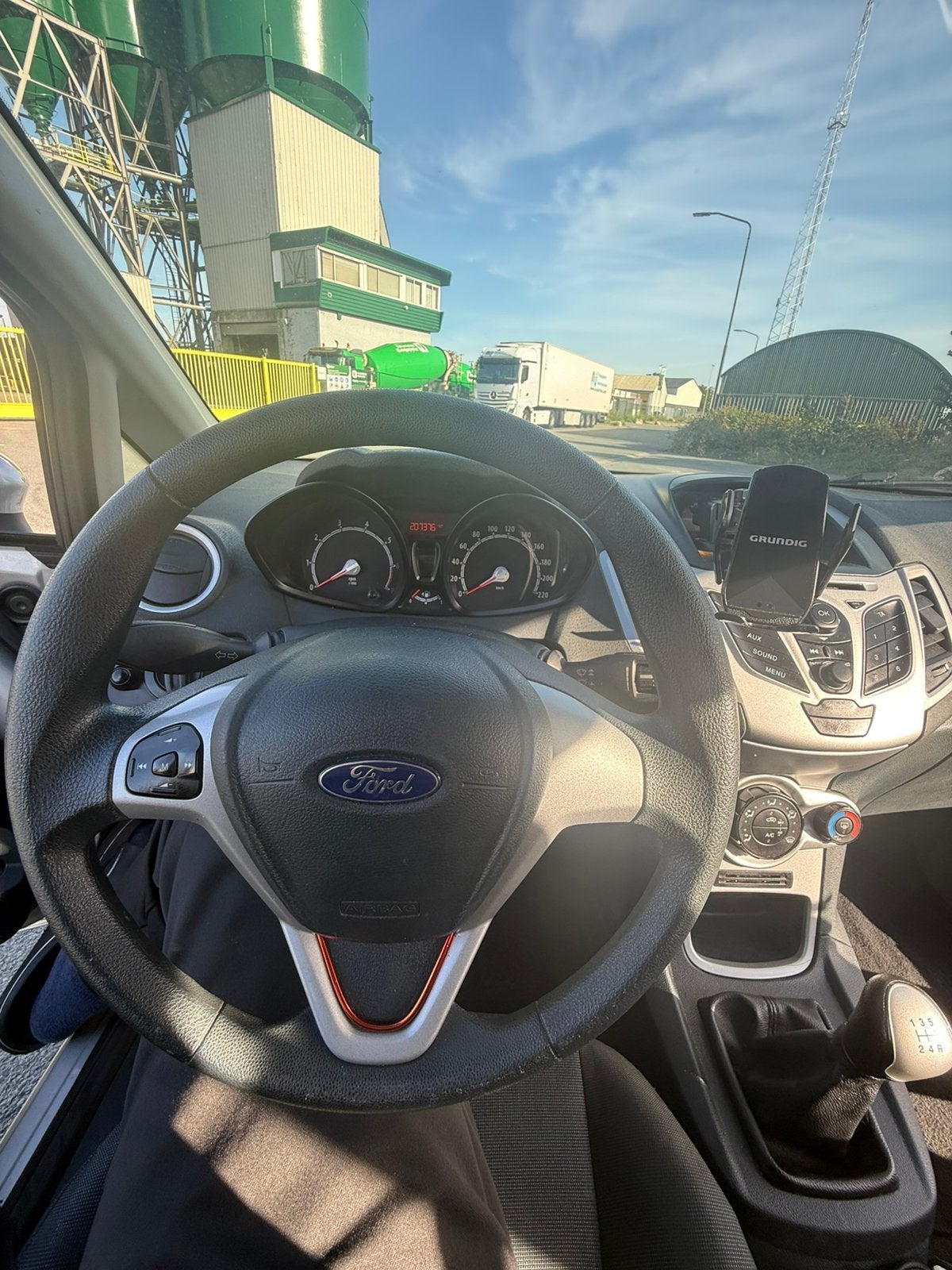 Foto 14 van Ford Fiësta 1.25 44KW 5DR 2012 Grijs