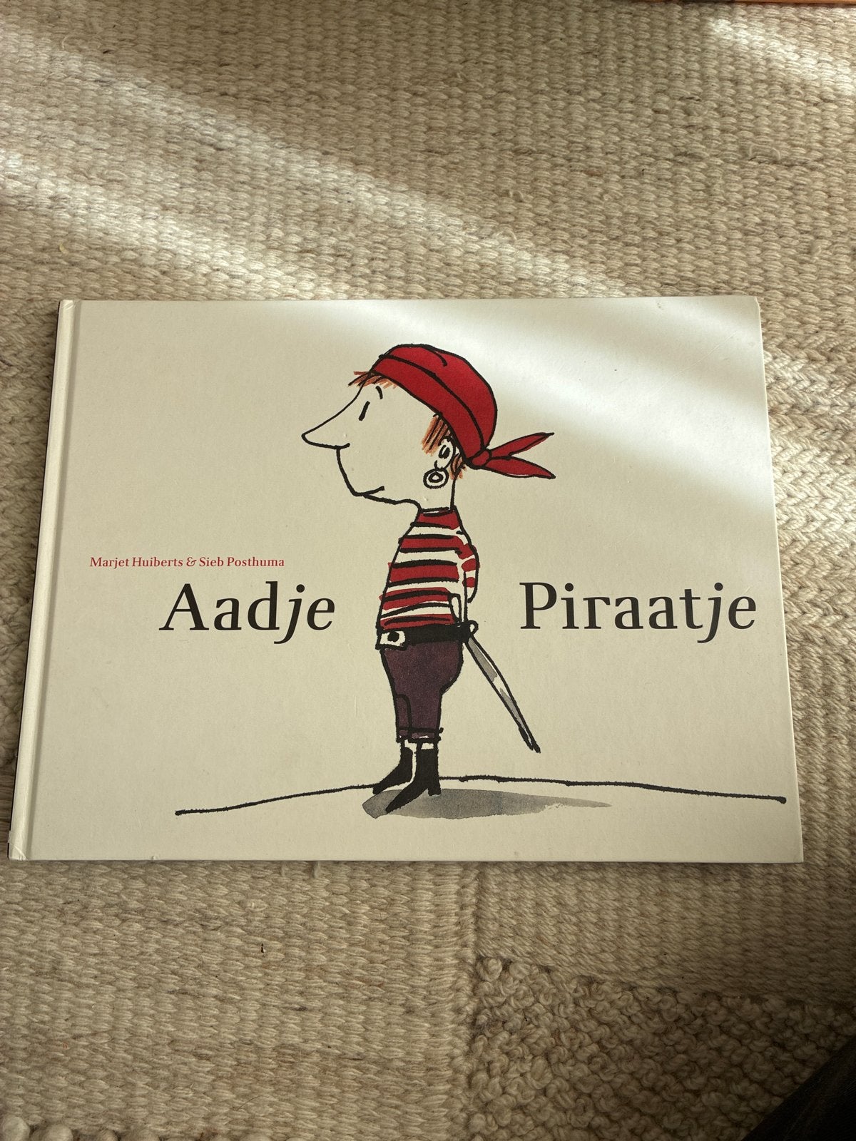 Aadje Piraatje - Marjet Huiberts & Sieb Posthuma, Boeken, Ophalen of Verzenden, Zo goed als nieuw, Fictie algemeen