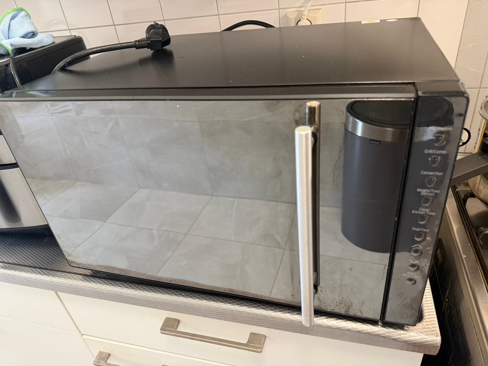 Combi-magnetron, mag voor klein prijsje weg (merk Koenic), Witgoed en Apparatuur, Magnetrons, Ophalen, Combimagnetron, Gebruikt