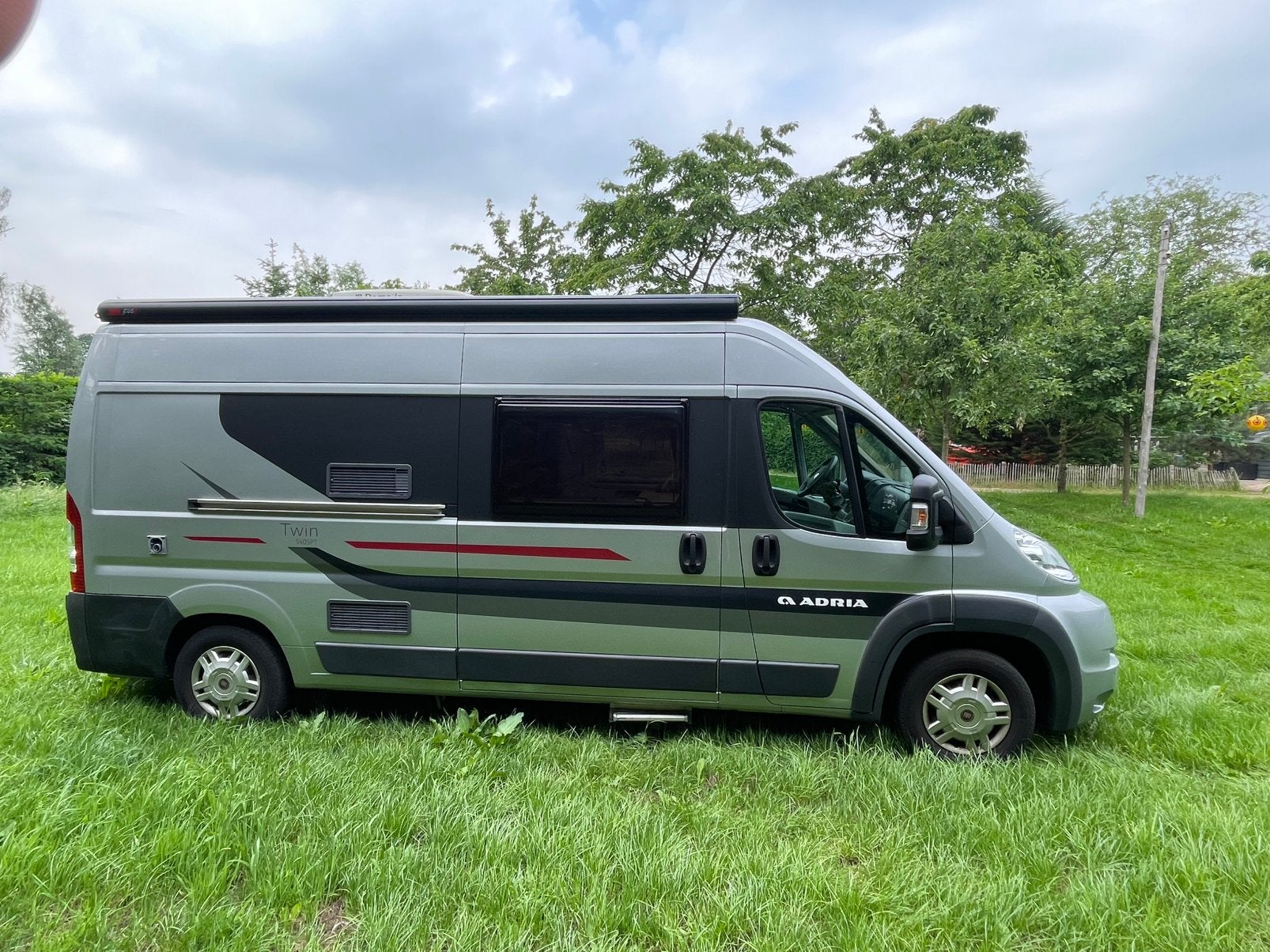 Buscamper Adria Twin 600 Multijet 160, Caravans en Kamperen, Campers, Buscamper of Camperbus, Ringverwarming, Fiat, 5 tot 6 meter