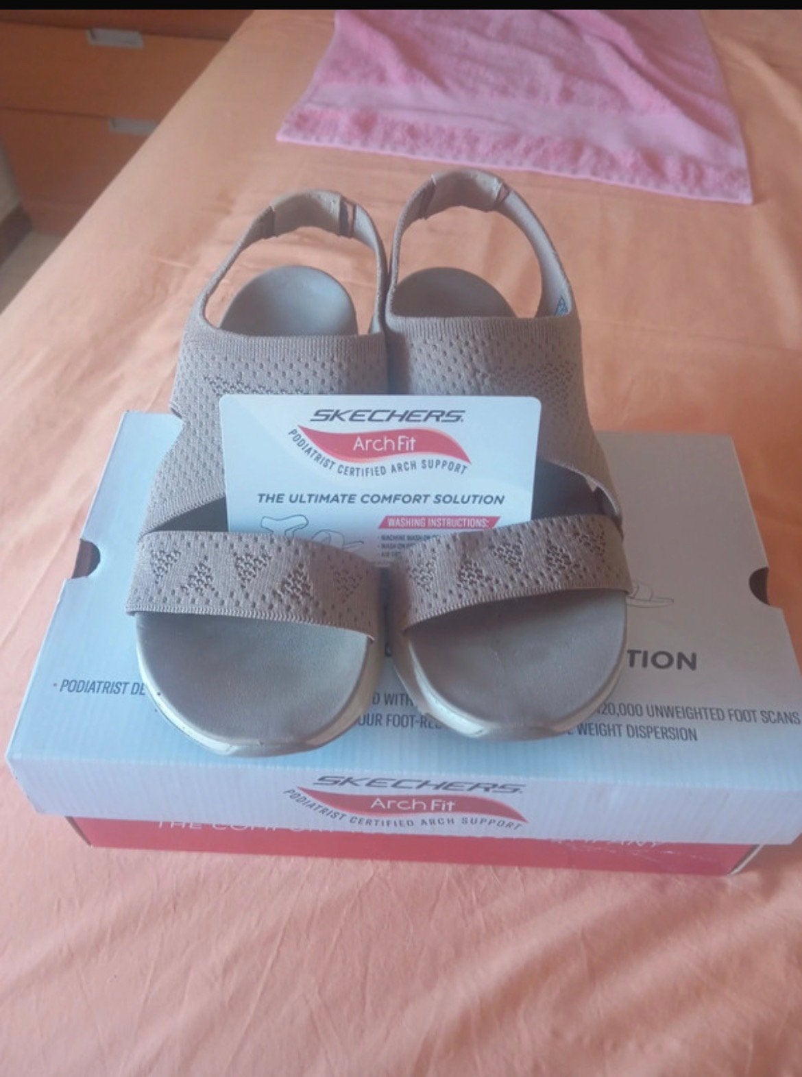 Skechers  Sandalen, Bruin, Overige typen, Nieuw, Ophalen of Verzenden