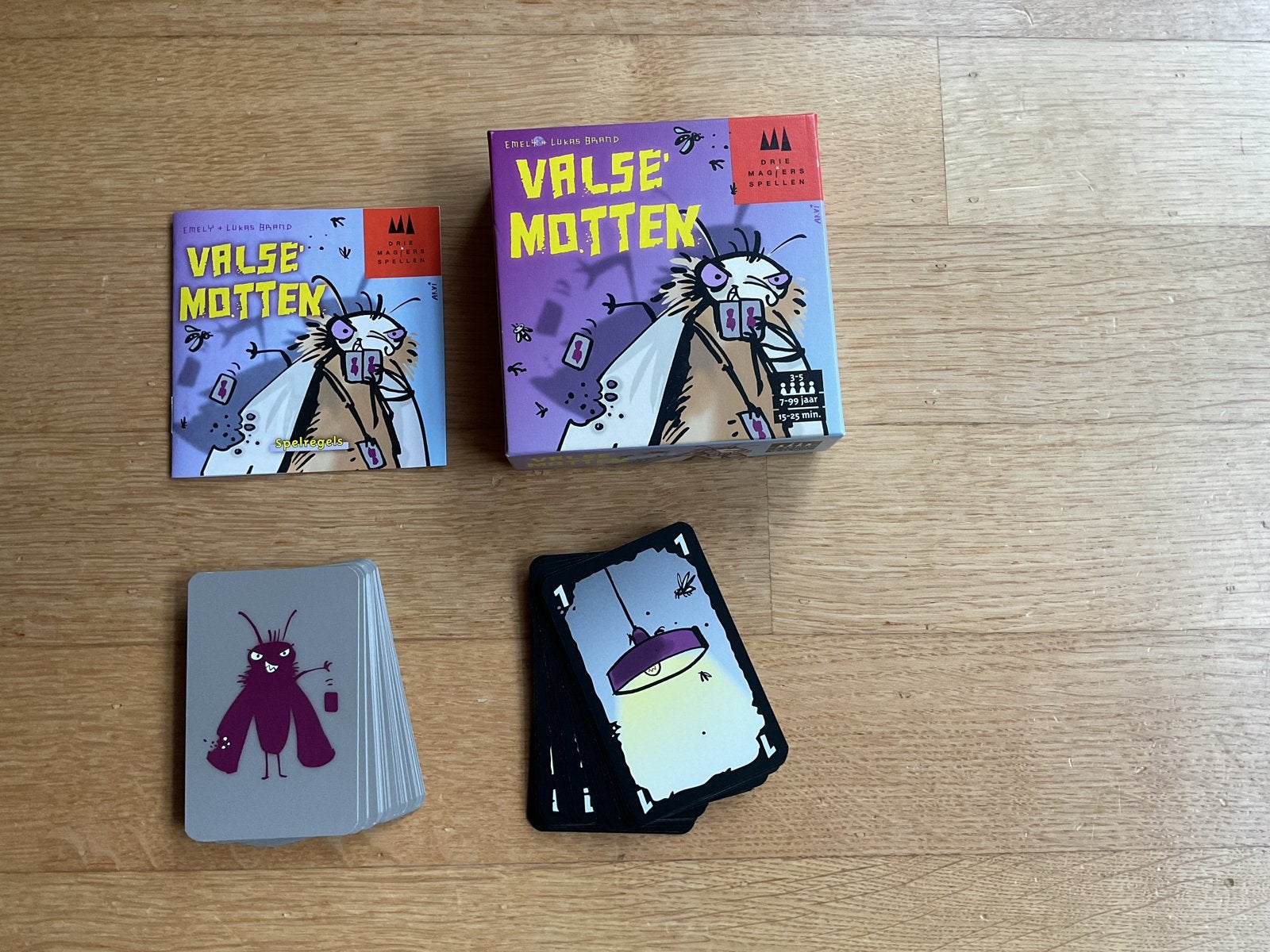 Vals Motten kaartspel. Nieuwstaat., Een of twee spelers, Ophalen of Verzenden, Nieuw