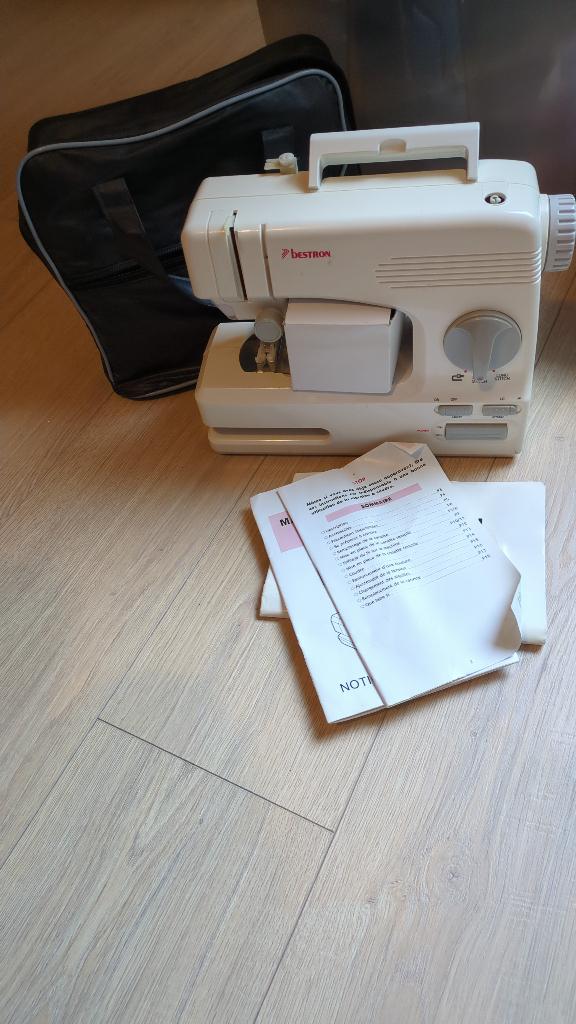 Naaimachine, Hobby en Vrije tijd, Naaimachines en Toebehoren, Ophalen, Zo goed als nieuw, Naaimachine, Overige merken