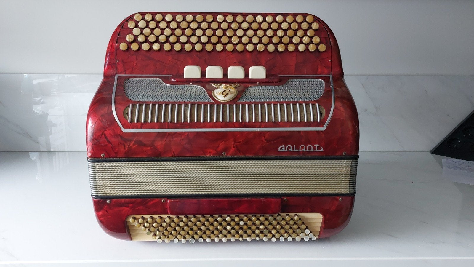 Accordeon Galant + koffer en muziek standaard. Knop klavier, Muziek en Instrumenten, Ophalen of Verzenden, 120-bas, Overige merken