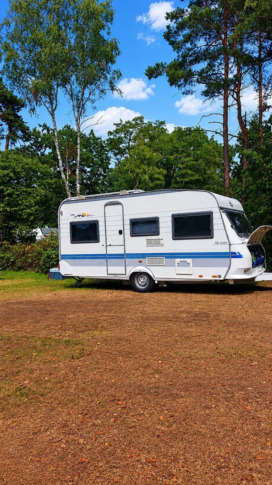 Hobby de Luxe 450 met dorema voortent + Unico stormluifel, Caravans en Kamperen, Caravans, Vast bed, Ringverwarming, Rondzit, Hobby