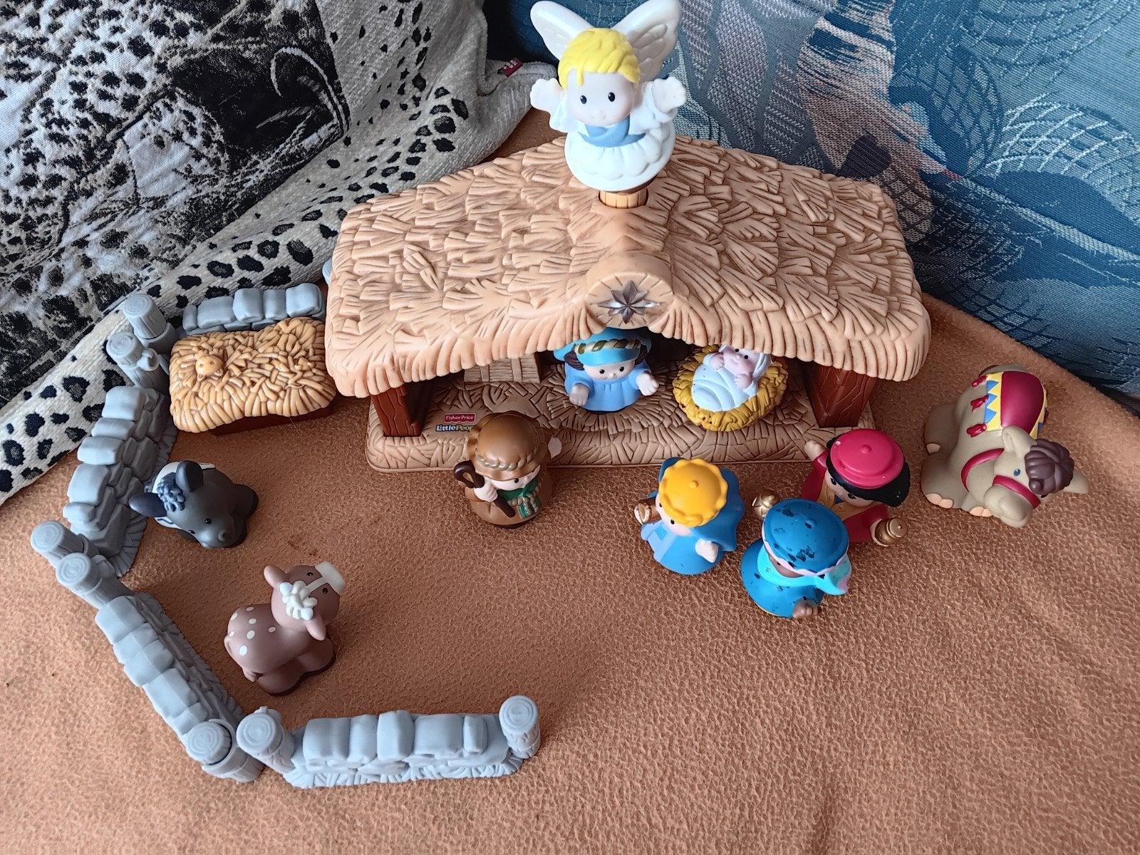 KERSTstalletje Fisher Price ca 25 hg, 40 br en 25 dp, Ophalen, Zo goed als nieuw, Speelset