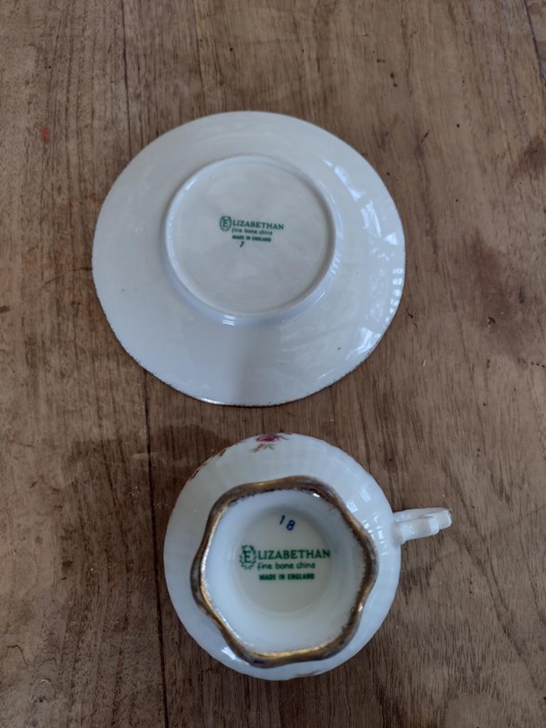 Lizabethan  kop en schotel, Antiek en Kunst, Antiek | Servies los, Ophalen of Verzenden