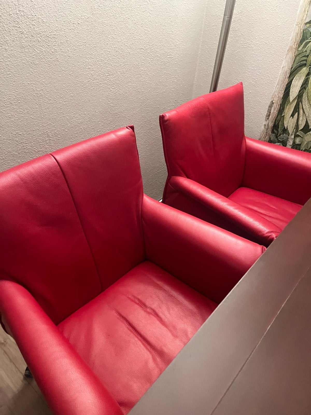 Wortelnoten tafel met rode stoelen, Gebruikt, Ophalen of Verzenden, Vier, Rood