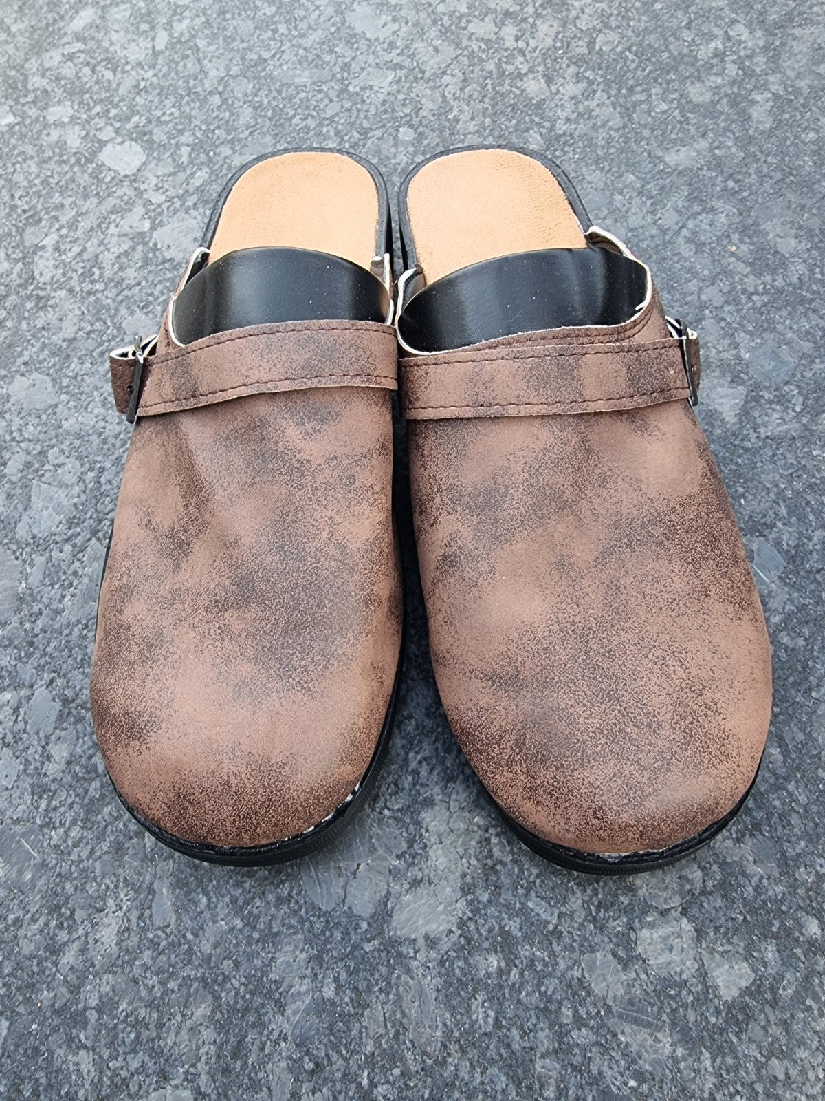Heren slippers maat 46 Nieuw!, Slippers, Bruin, Nieuw, Ophalen of Verzenden