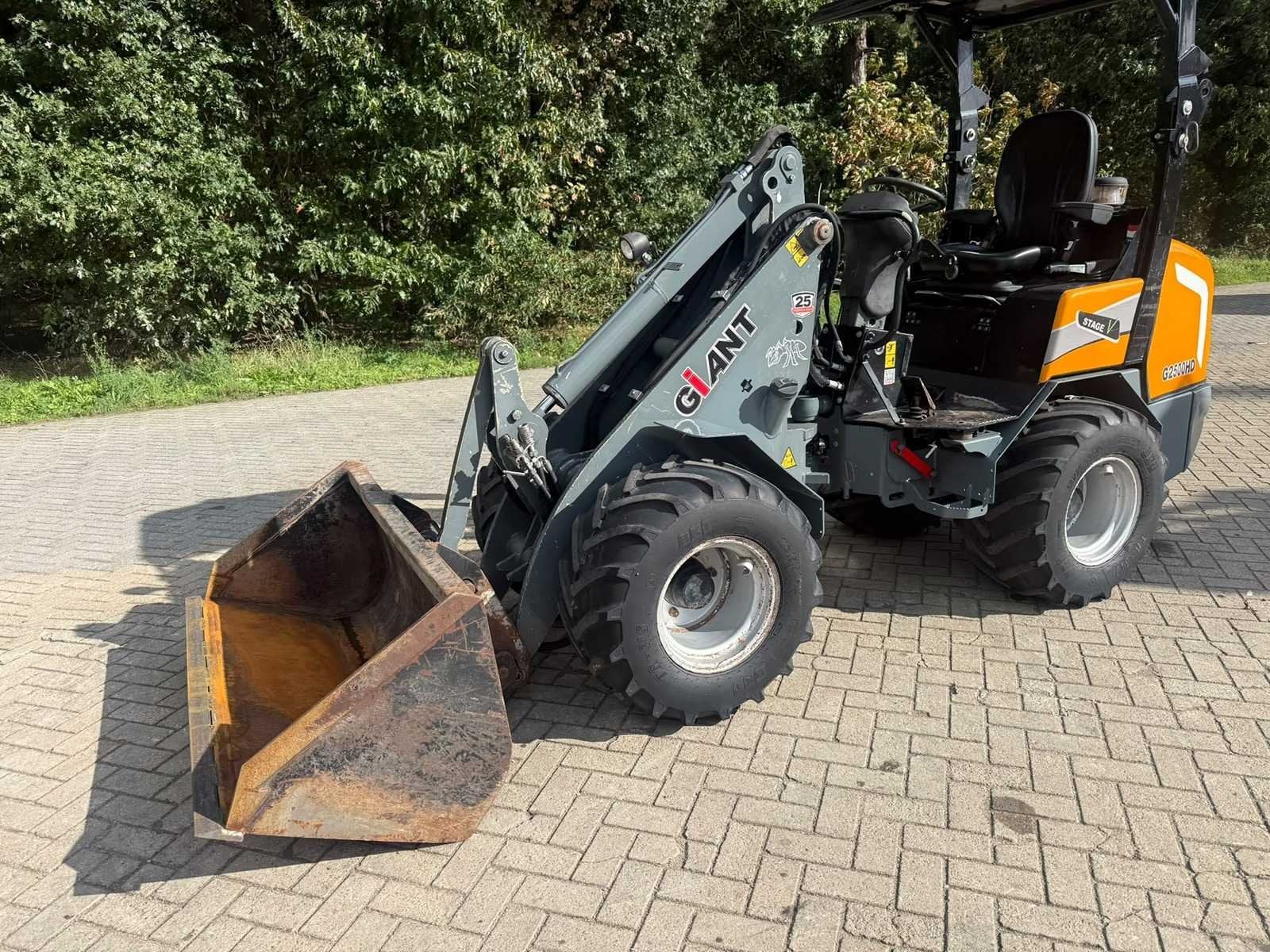 Giant - 2021 - G2500 - Shovel met bak, Wiellader of Shovel