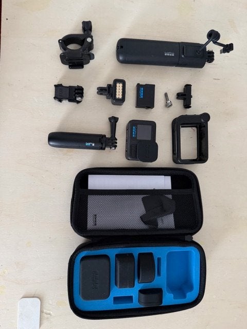 Foto 4 van Gopro 13 met veel accessoires