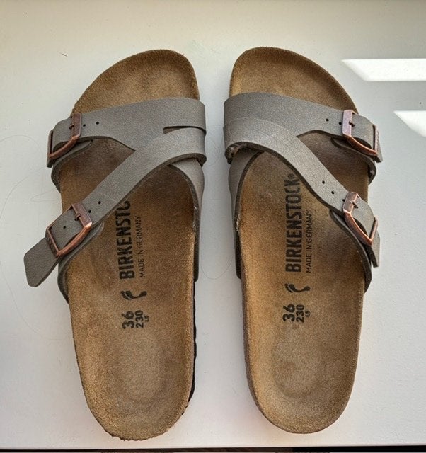Mooie grijs/beige Birkenstocks, nog nooit gedragen, maat 36, Ophalen, Beige, Nieuw, Sandalen of Muiltjes