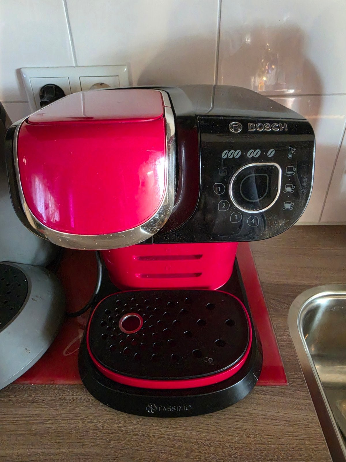 te koop goede Bosch tassimo, Koffiemachine, Ophalen of Verzenden, Zo goed als nieuw, Koffiepads en cups