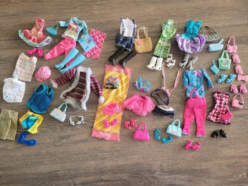 Grote collectie Barbie kleding en accessoires, Ophalen of Verzenden, Gebruikt, Barbie