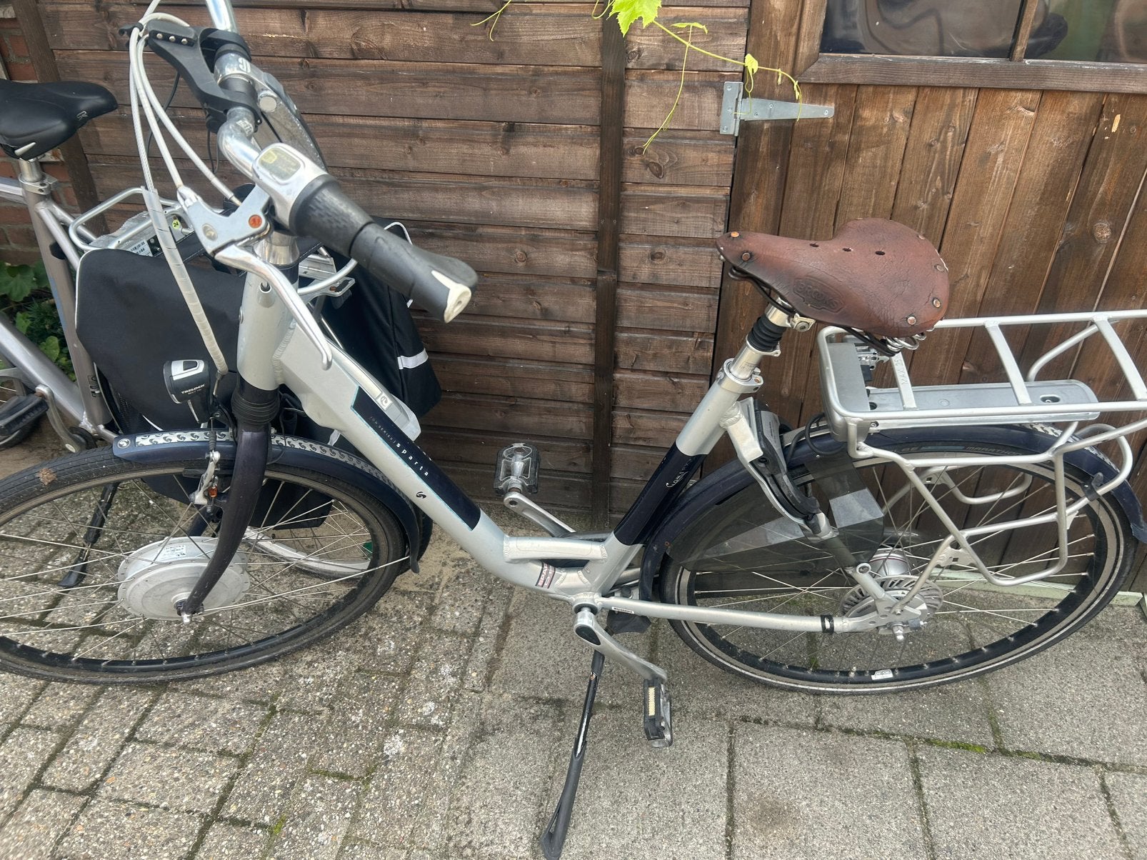 Elektrische fietsen, Ophalen, Minder dan 30 km per accu, Gebruikt, Batavus
