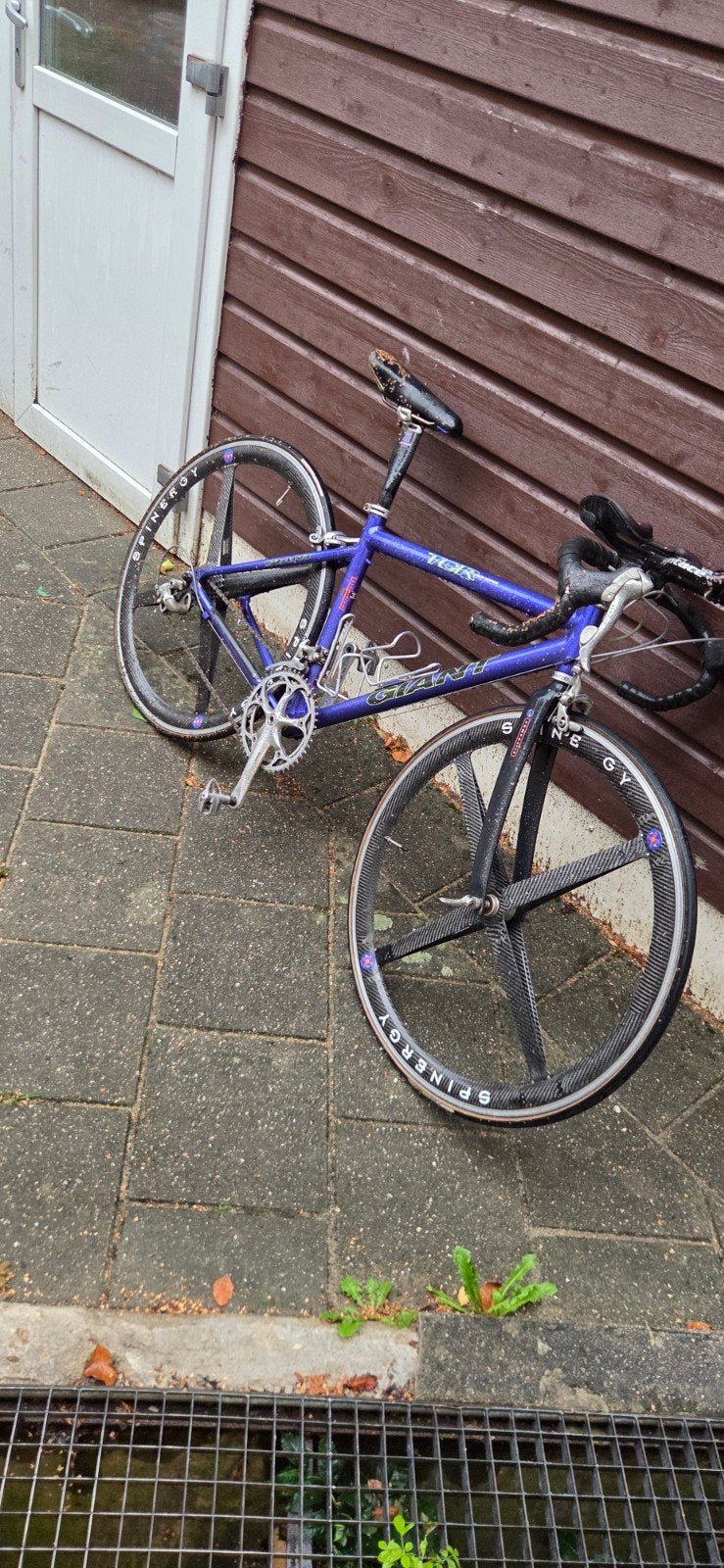 Twee fietsen gratis af te halen (racefiets en mountainbike), Fietsen en Brommers, Fietsen | Racefietsen, Ophalen, Gebruikt, Aluminium