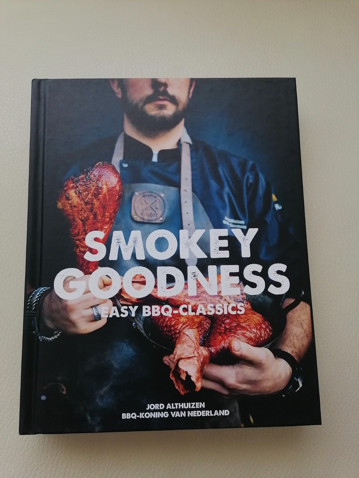 Smokey Goodness BBQ Kookboek - J. Althuizen, Jord Althuizen, Ophalen of Verzenden, Zo goed als nieuw, Hoofdgerechten