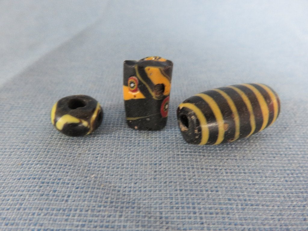 Archeologische glas kralen - 16e - 19e eeuw - bodemvondsten, Ophalen of Verzenden, Overige materialen, Broche