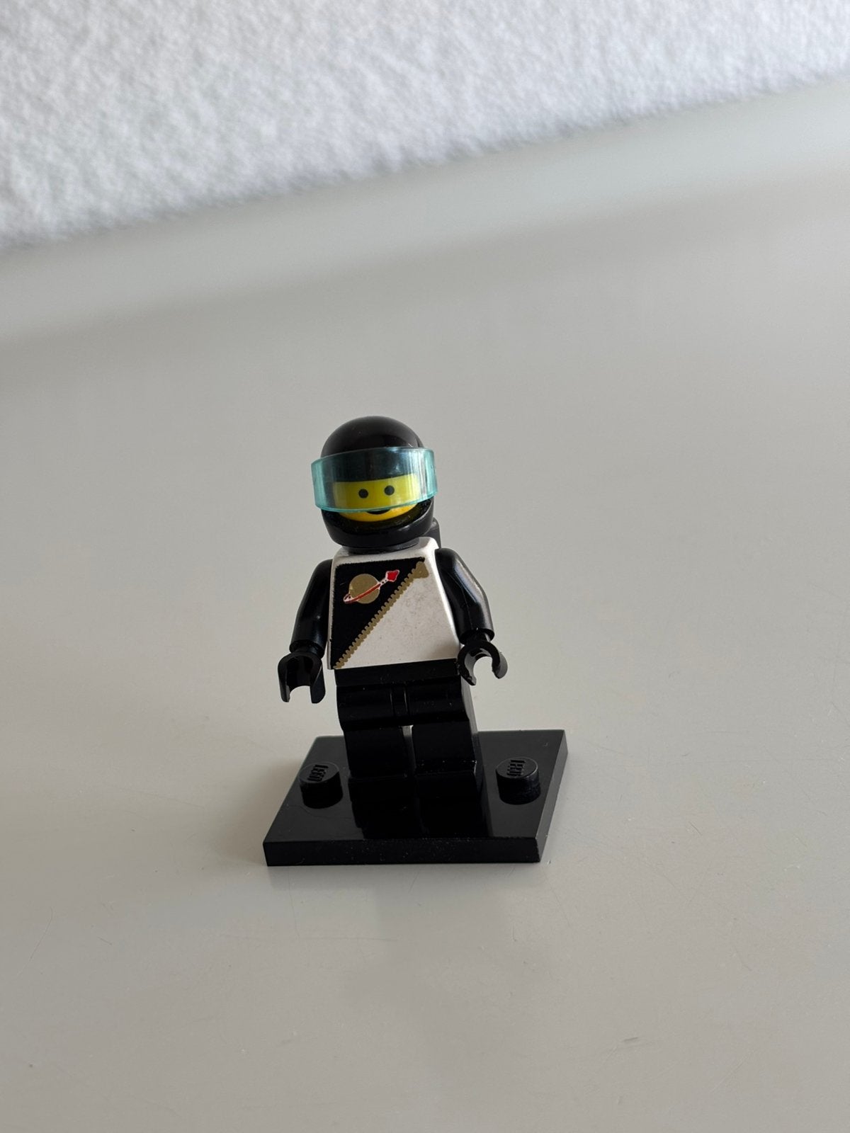 Lego Futuron black met rugtank 1988, Lego, Ophalen of Verzenden, Zo goed als nieuw, Minifiguur