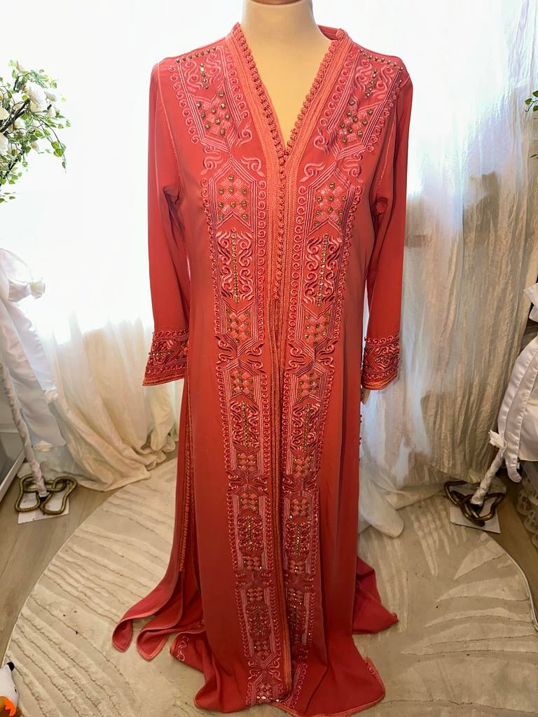 Nieuwe Roze kaftan met Borduurwerk, Kleding | Dames, Gelegenheidskleding, Nieuw, Galajurk, Maat 38/40 (M), Roze, Ophalen