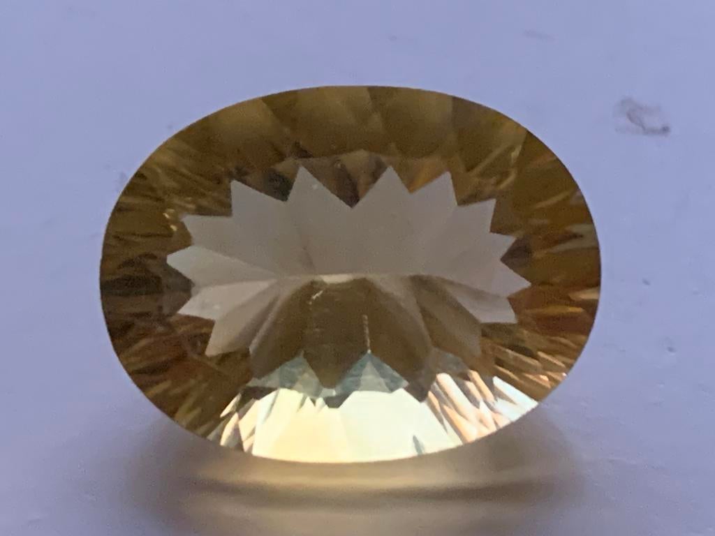 Gele fluorite 20,69 crt met certificaat, Ophalen of Verzenden, Zo goed als nieuw