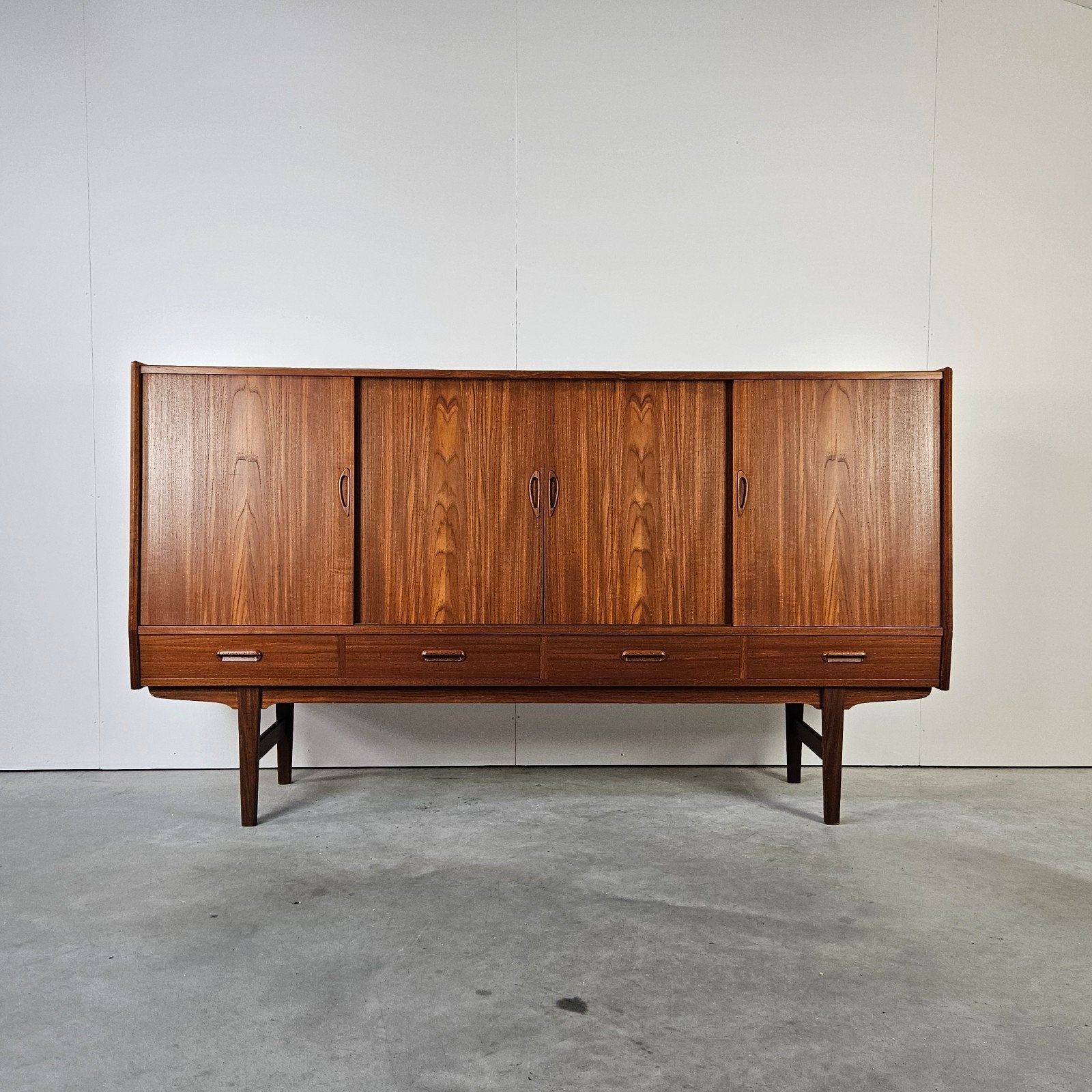 Vintage Deens highboard teak, Huis en Inrichting, Gebruikt, Met deur(en), 150 tot 200 cm, Teakhout