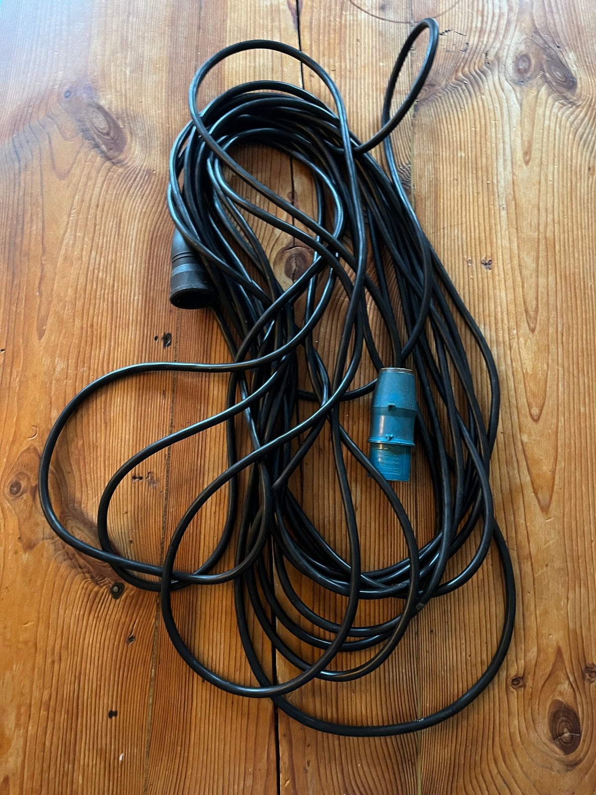 Camping verlengsnoer 20 meter - CEE stekker, Caravans en Kamperen, Kampeeraccessoires, Gebruikt, Ophalen