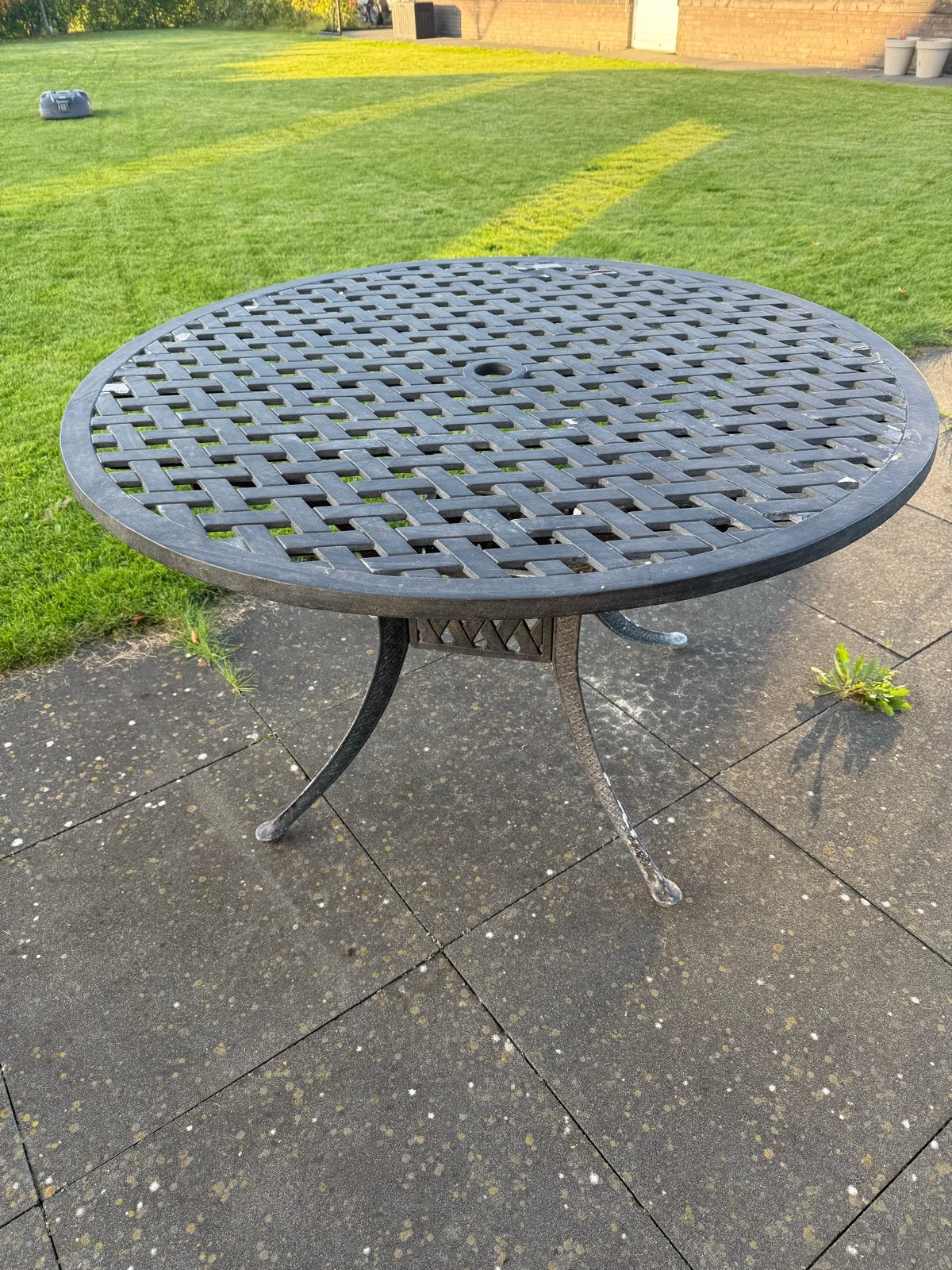 Ronde tuintafel van metaal - Gebruikt, Ophalen, Gebruikt, Rond, Metaal