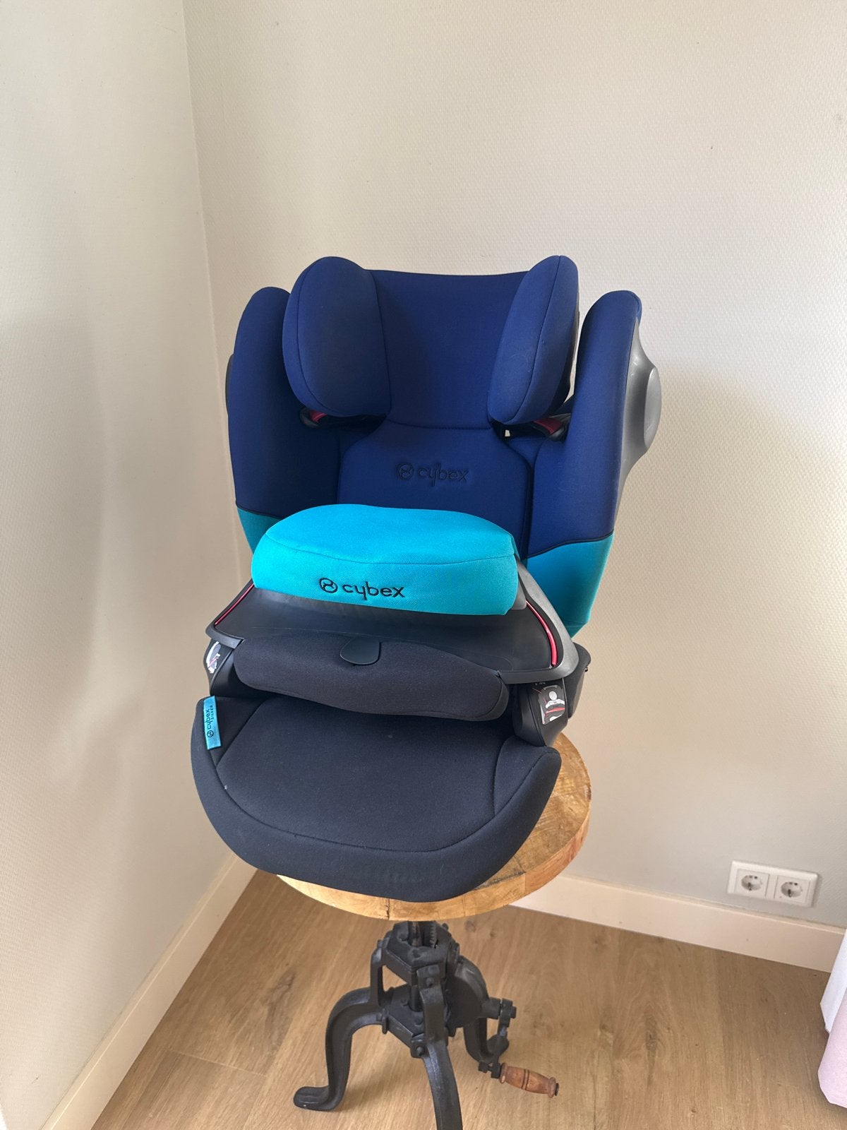 Cybex Solution S-Fix autostoel - Blauw/Zwart 2 stuks, 15 t/m 36 kg, Afneembare rugleuning, Zo goed als nieuw, Isofix